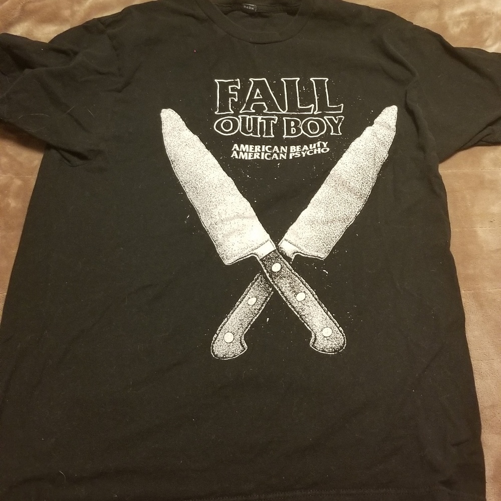 🐶🐶🐶Fall Out Boy shirt